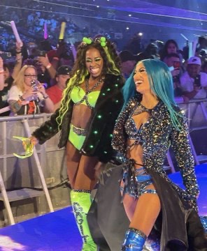 SiMrMercdesMone's tweet photo. @Saraya @realrubysoho @AEW #TheOutcasts looking for two. Brand new group stable faction members๐ค๐ค......... #BossGlow๐๐๐๐๐๐ https://t.co/6PfeutyWaq