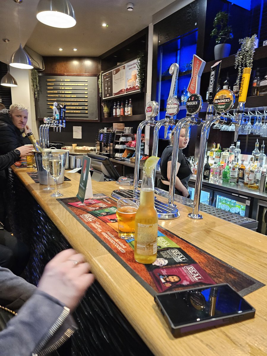 NEWCASTLECITYU1's tweet image. Welcome to bar 242 Leonardo bar 8 quid for a corona and a half a cider. It's the former Jurys Inn Newcastle. New bar as name change ffs. #allthebars #darts #nufc #ncl #dobey #follow4follow