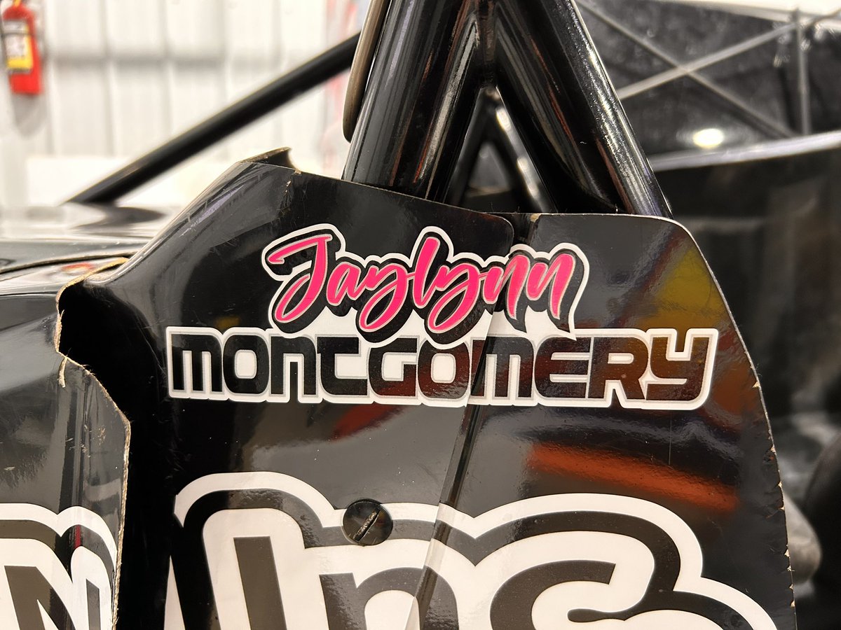 Jackson, Ohio’s Jaylynn Montgomery has all new colors for her winged sprint car. Flo pink and silver holographic overlays help give it some added pop.   Thanks to the Montgomery family for being long time GC clients and friends.  Good luck this season Jaylynn.  #wewrapityourockit