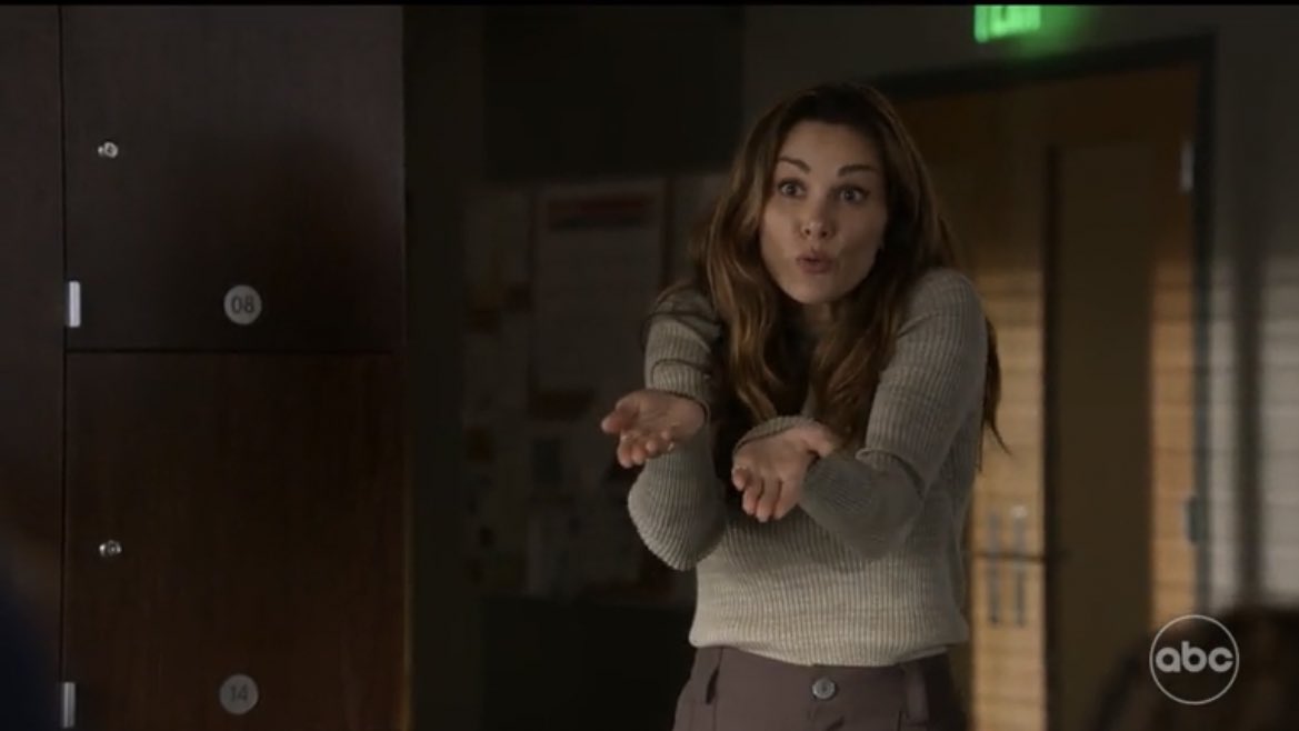 GStefanielle's tweet photo. Italian?
@spampistefania :
#station19 https://t.co/jhXi1hLnNi