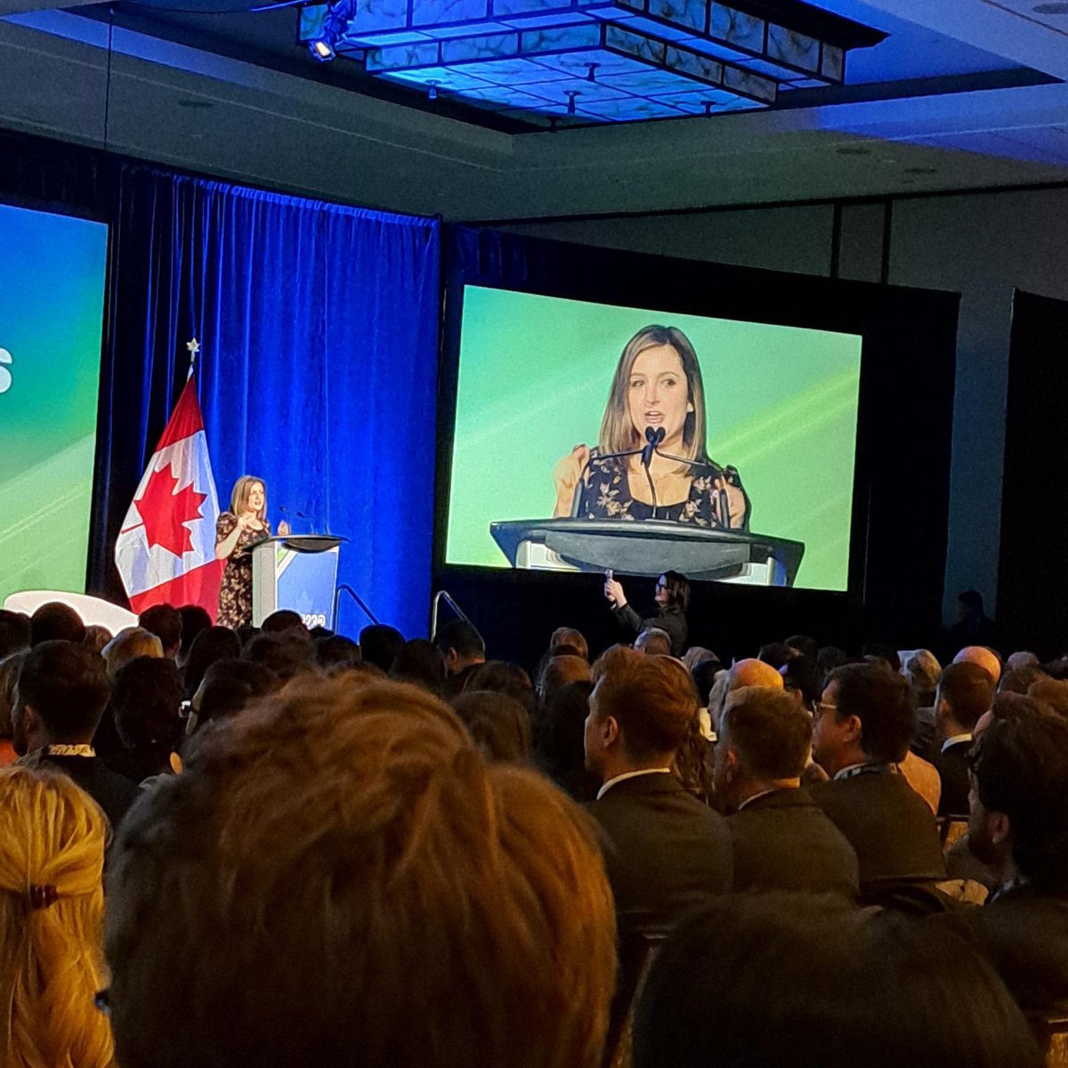 CJPAC's tweet image. #CJPACFellowship alumna @paigemacp giving opening remarks before The Right Honourable @stephenharper took the stage…#csfn