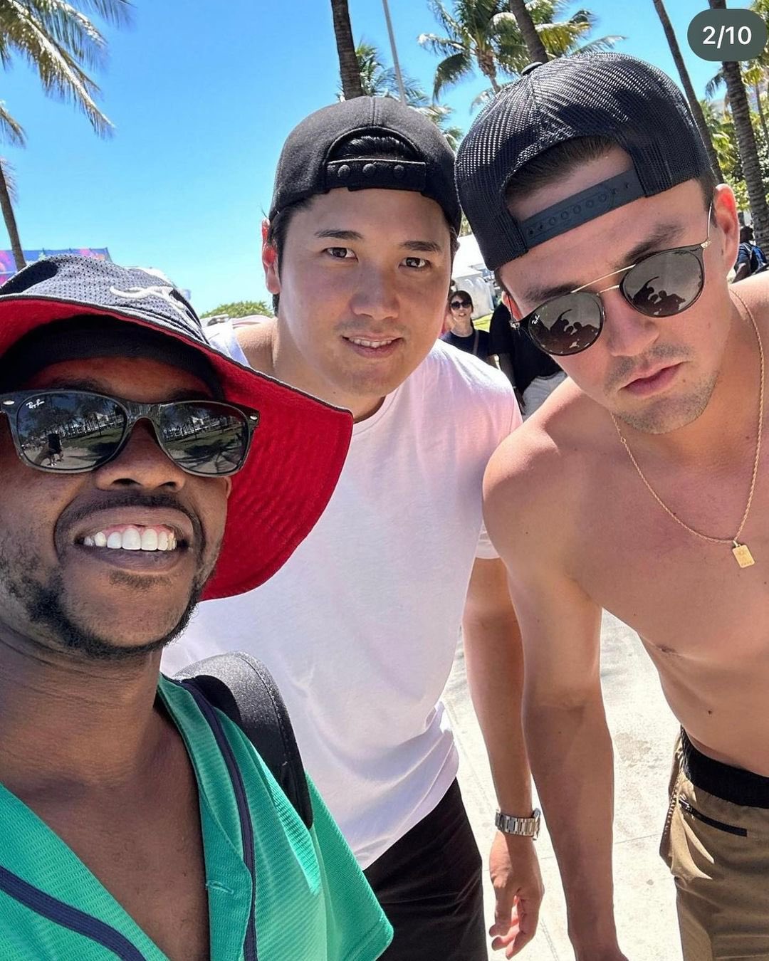🐧🧋 VforVera¹⁷🧋🐧 wants to start a band on X: "shohei ohtani beach attire  never changes lol doesn't matter if its miami, hawaii, or newport  https://t.co/z6y1aRIToM" / X