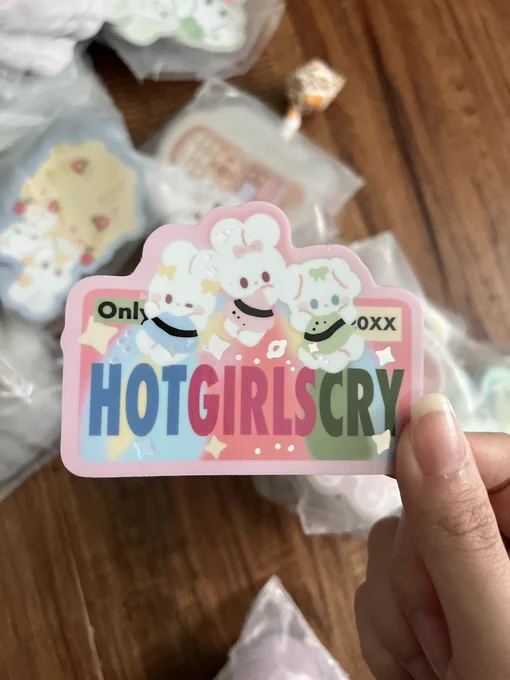 Going on a trip (to hawaii) in my fave rocketship (delta) with my new stickies Come find me at table 241 at kawaii kon! 