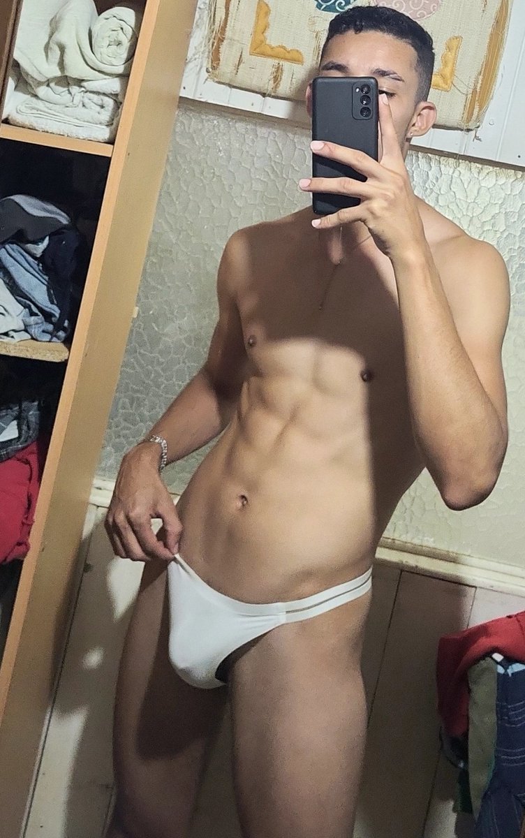 flexx1122's tweet photo. Que rico un masaje! Lo necesito😪🫠 https://t.co/md63D0ygEN
