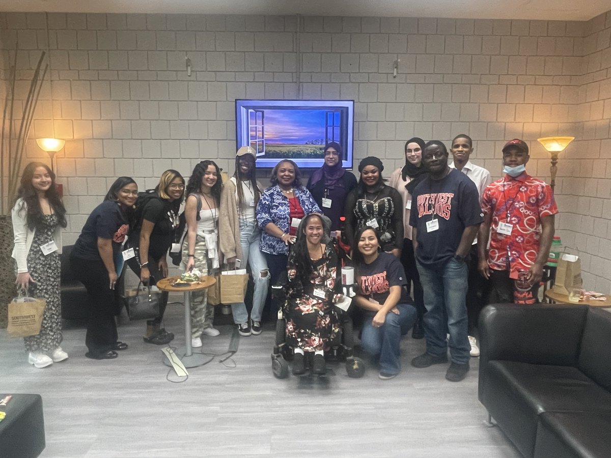SouthwestTN's tweet photo. President Tracy D. Hall met with international students during her traditional group talk with students each semester. This being spring, Dr. Hall had a #PorchChat! Great conversations, great feedback and great learning more about their life journeys. @CollegeSystemTN https://t.co/MqHinzqGZC