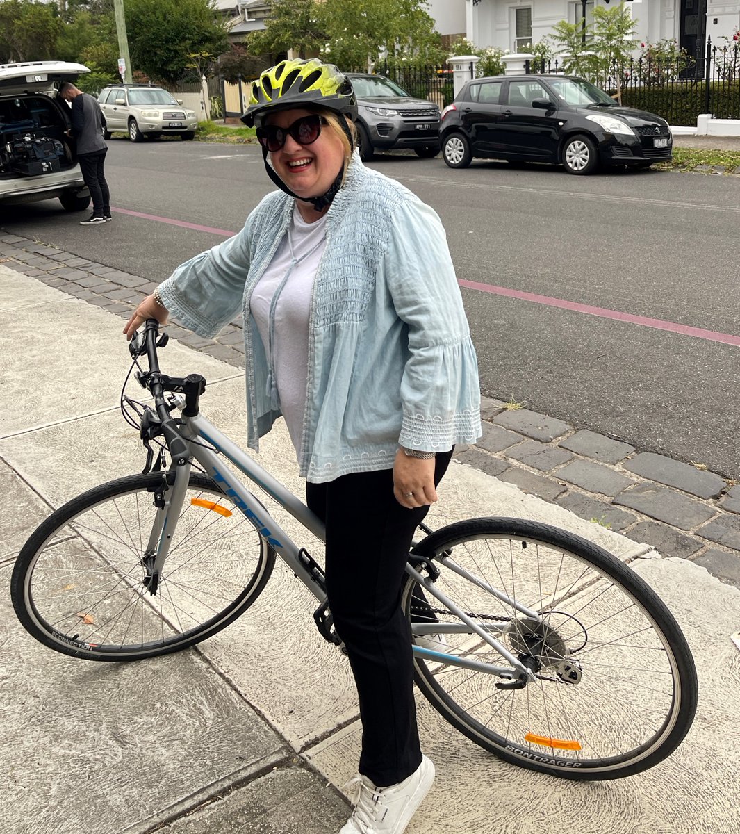 NatHutchins's tweet photo. At Ascot Vale Primary School to celebrate Ride2School Day. More than 350,000 students across Australia are riding, walking, scooting or skating to and from school today @Bicycle_Network
#Ride2School #Ride2SchoolDay #ActiveSchools #GetYourMoveOn https://t.co/gr1booaKpe
