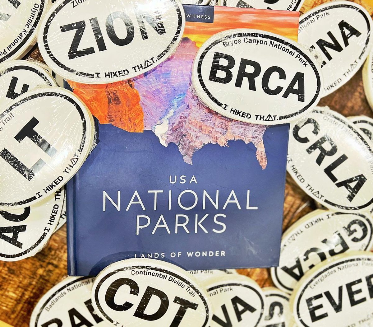 ihikedthat's tweet photo. National Parks and hiking are what makes us happy!
🎉 Celebrate your travels and greatest hiking accomplishments with IHT stickers!
🏔️ We have #highpointers and #thruhikes too!
🥾 Share your passion with others and tag your hiking buddy!
#ihikedthat #NationalParks #euro https://t.co/BiINFJb2Ld