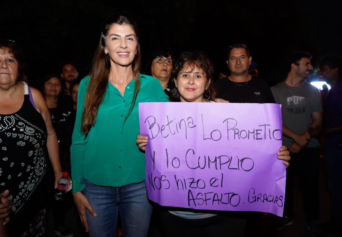 NOS DEFINE EL HACER

Hoy con gran alegría habilitamos 27 cuadras de nuevo pavimento en barrio Parques Nacionales. Con ellas mejoramos la calidad de vida de más de 2.500 vecinos de la zona sur. #LaHoraDelosBarrios