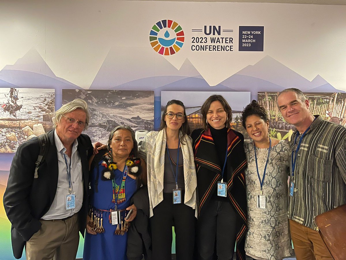 gaiaamazonas's tweet photo. Hoy compartimos palabra en la Conferencia sobre el Agua convocada por @UN, convencidos de que la mejor contribución de la Amazonía para el 🌎es mantener sus bosques en pie, y asegurar la conectividad entre sus ecosistemas y sus pueblos indígenas. 

Somos Alianza NorAmazónica 🧶 https://t.co/hcyMKbFxrk