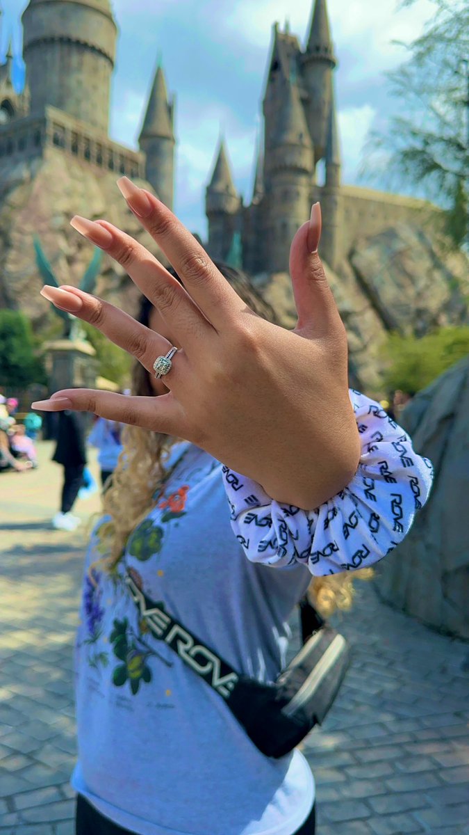 nillagoesghost's tweet photo. Xavier: *PROPOSES*
Me: You're so annoying🙄😭😂

But I copped me a fiancé y'all💍 https://t.co/eB27r50nmG