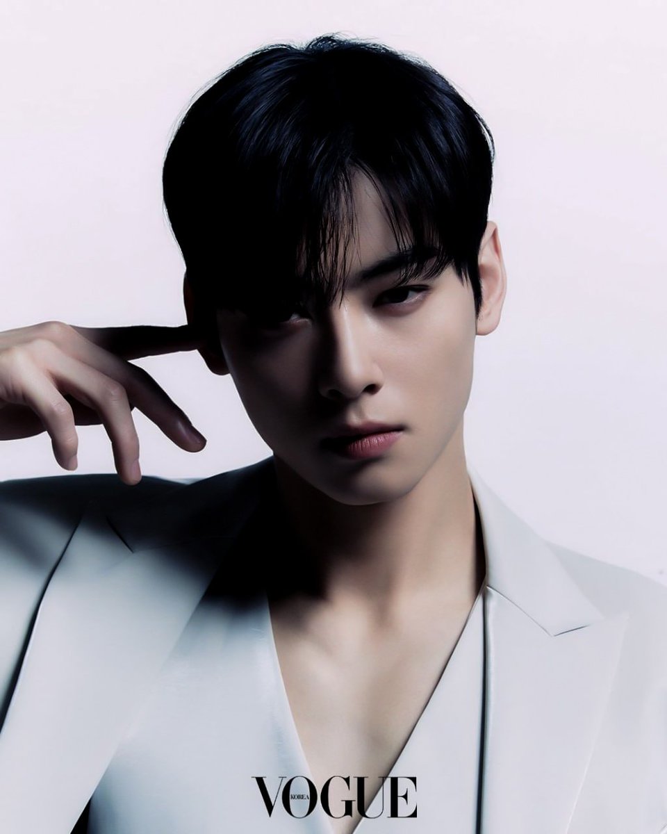 ㅤㅤ

             March 23.
             Hoje saíram minhas fotos da Vogue Korea
             para a Dashu, o resultado ficou incrível!
             Vida longa a nossa parceria, Dashu. 🤍