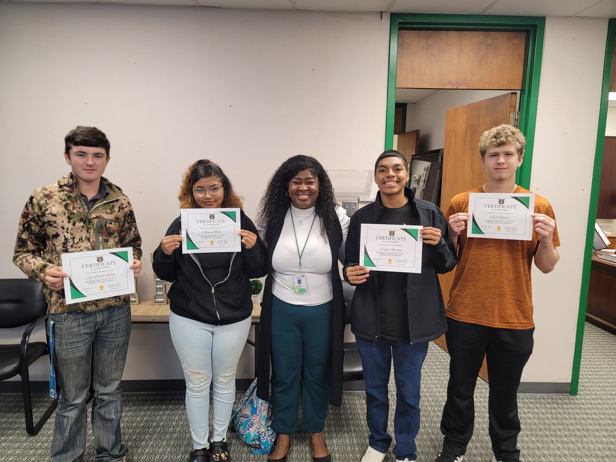 Congratulations to our HHS Students of the Month!!  Cole-David Wood  Alaysia Tuck,  Jacob Butler and Joseph Apodaca! Keep leading the way!
#ALLABOARD 
💚🤍💚🤍💚🤍💚🤍
