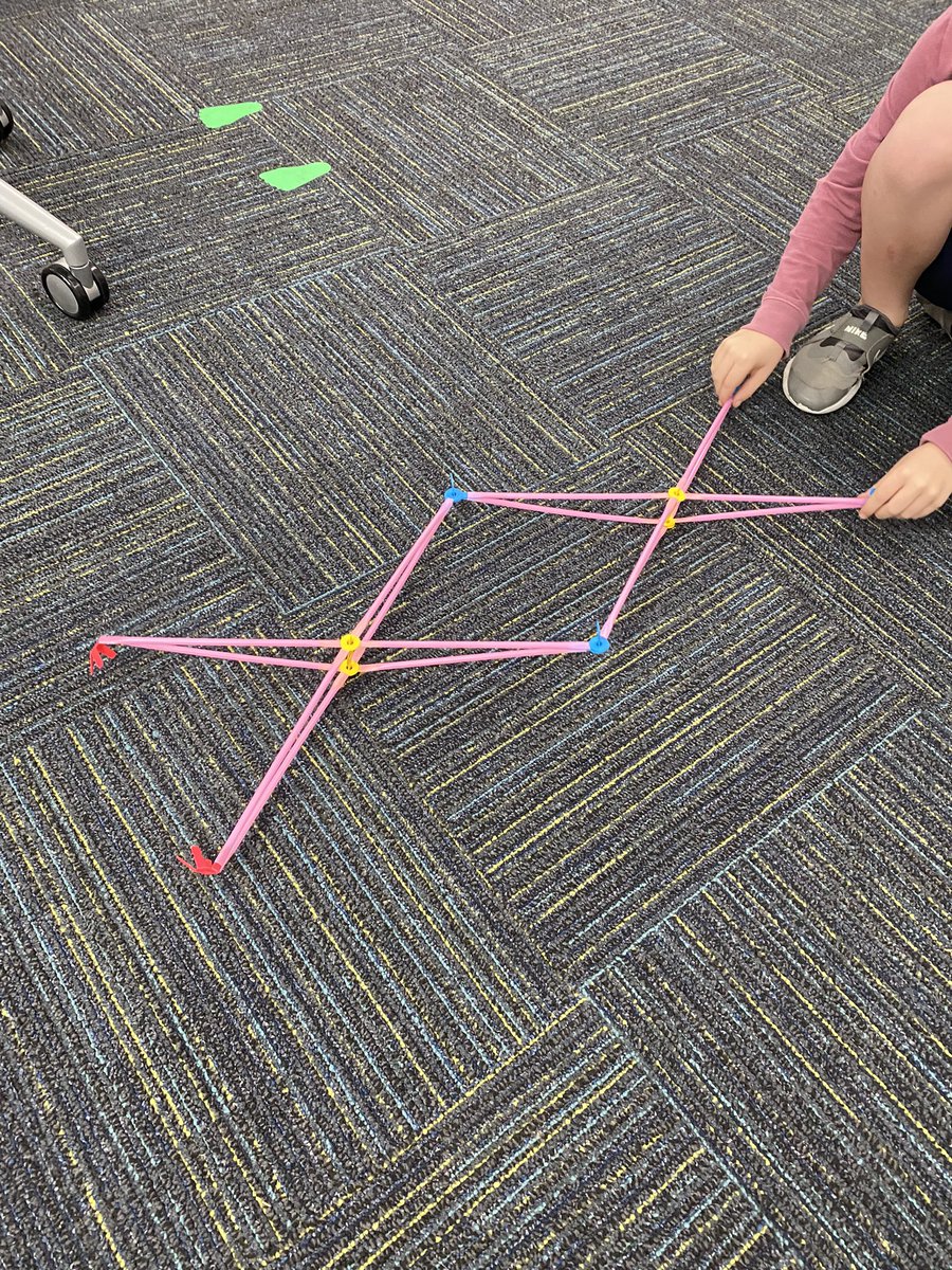 GlenhopeLibrary's tweet photo. It’s March Madness Makerspace Week in the Glenhope Library! Can you design and create a free throw arm or a pom pom catapult using @strawbees? We can! @GHESGators #GCISDLibrary https://t.co/pLILftfMv2