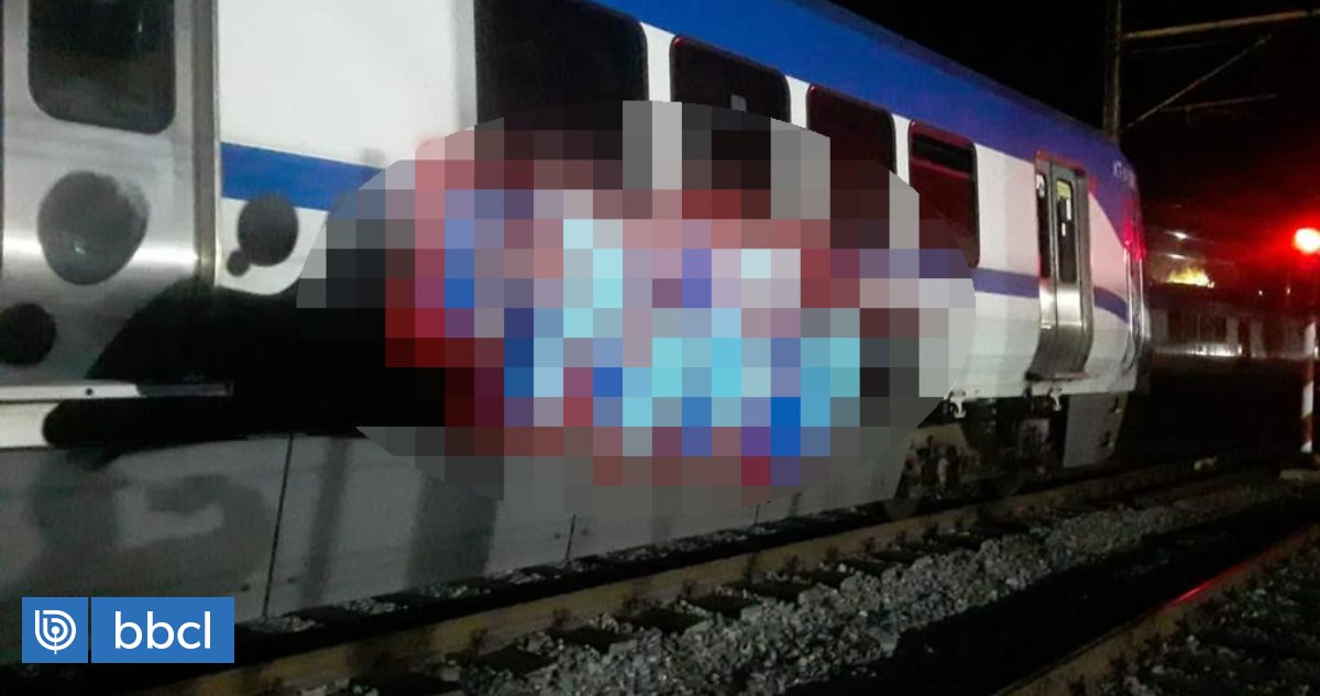 Carabineros detiene a 2 hombres por hacer graffiti en vagón del Metro de Valparaíso buff.ly/409VSAw