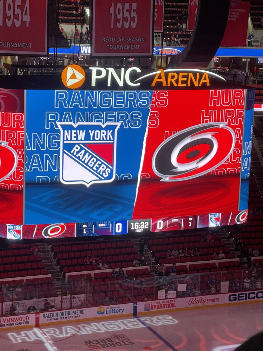 RCraw88's tweet photo. #caniacsmiles #NYR https://t.co/oiIcBNm5eZ