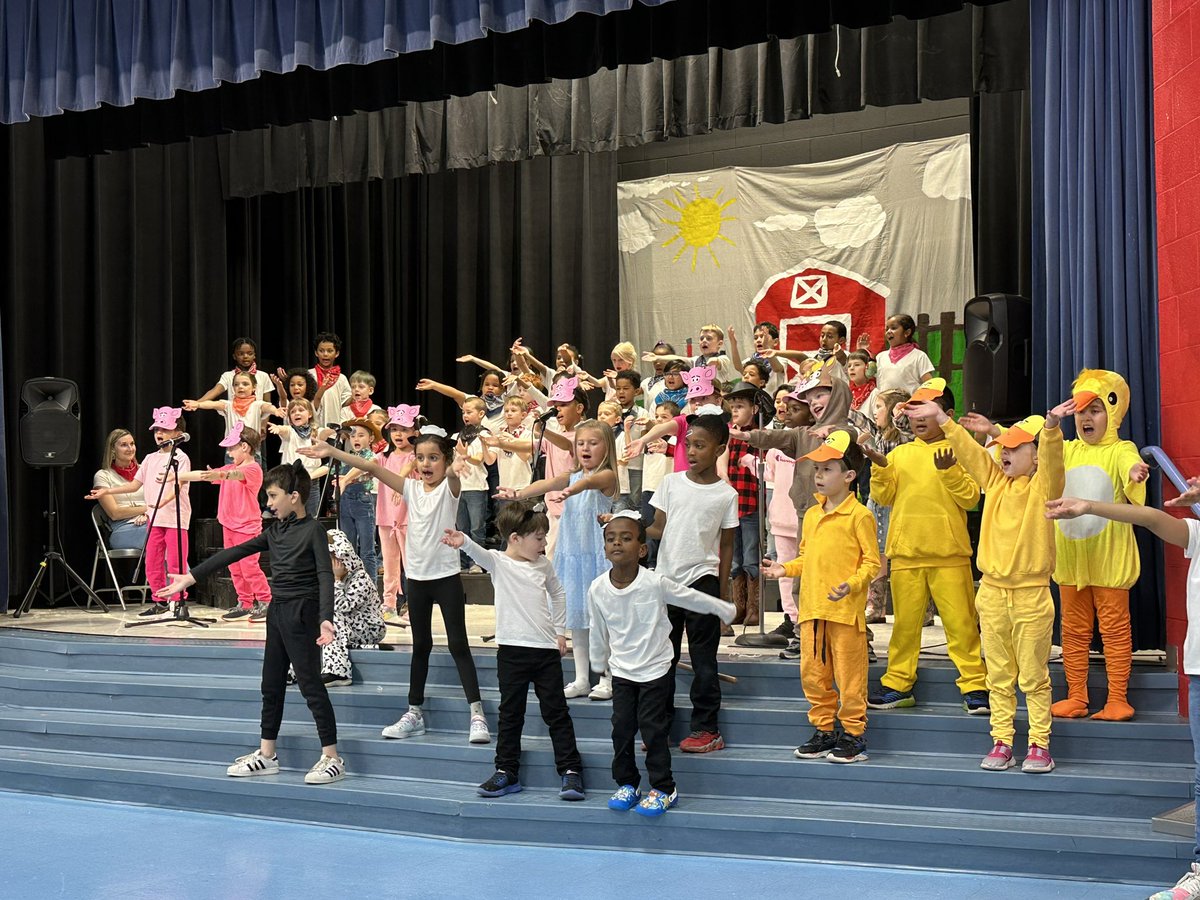 justindavidwilk's tweet image. One of the best elementary chorus concerts I’ve been to during my term! Wow! Congrats @AshlandSoar and the entire first grade team! @anna_houseworth @PWCSNews