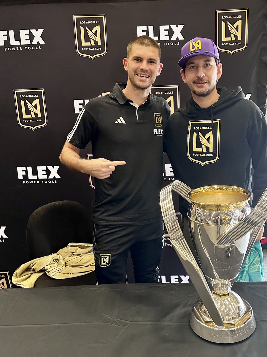 Met the champ. 
What a legend - nicest guy out there!

Let’s play some 
call of duty <a href="/jmacdaddy77/">John McCarthy</a> !