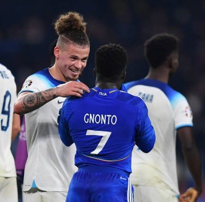 Darren 🦚💛💙 tweet media