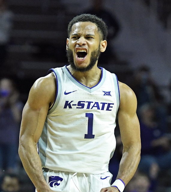 LegionHoops's tweet photo. Markquis Nowell in a win tonight:

20 points
19 assists (most in March Madness history)
5 steals

... ALL ON AN INJURED ANKLE. MARCH LEGEND. https://t.co/neC0MaxDTE