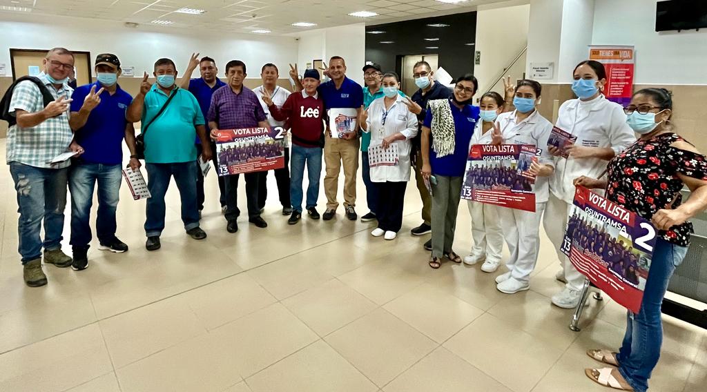 OSUNTRAMSA_N's tweet photo. 📍Hospital General Dr. Napoleón Dávila Córdova, Chone.

Gracias, compañeros, por la cálida aceptación de las propuestas de la LISTA #2. 

✌️ https://t.co/Zwe63NV9kO