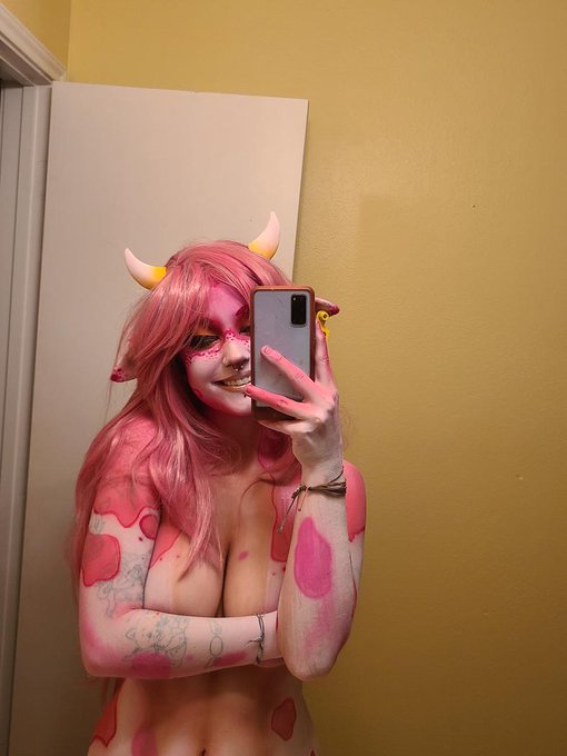 Good neeeeews! One more sale! Strawberry Cow Selfies and Time-lapse  https://t.co/ID1Bc2193Z https://t