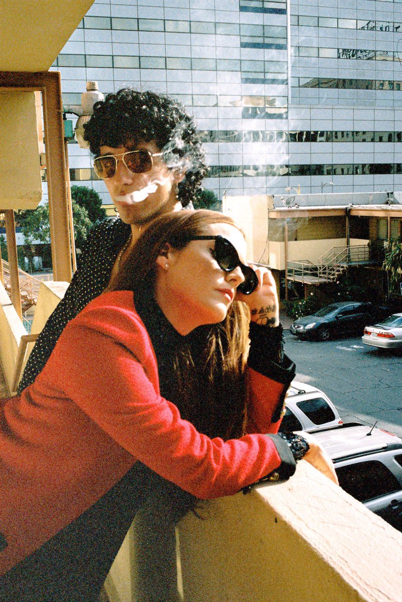 daisy and warren playing together even after the band broke up. they will ALWAYS be besties