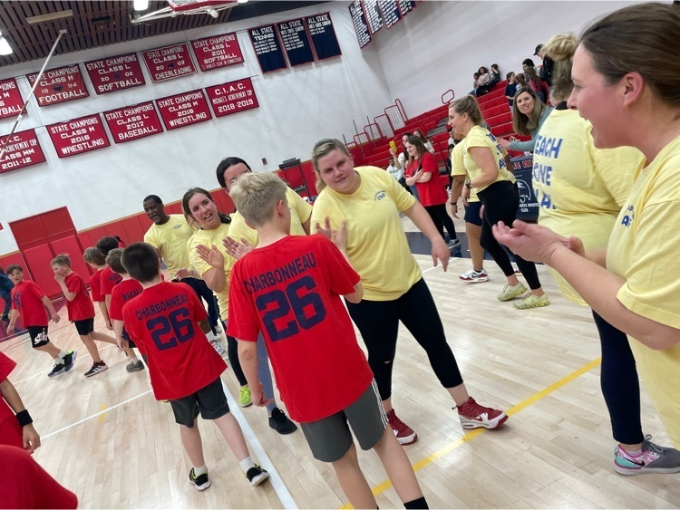 MrsWhitCPM's tweet photo. What a fun night at the CPM 5th grade student vs. teacher basketball game!!! Thank you to our amazing committee for organizing it!!! #cpmrocks #loveourkids https://t.co/noSk4D4m3X
