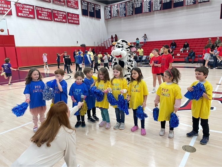 MrsWhitCPM's tweet photo. What a fun night at the CPM 5th grade student vs. teacher basketball game!!! Thank you to our amazing committee for organizing it!!! #cpmrocks #loveourkids https://t.co/noSk4D4m3X