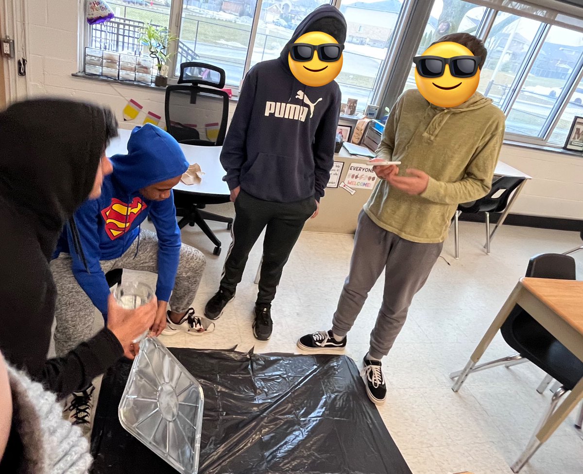 Experimenting with fluids today in our viscosity science lab #grade8 <a href="/MtAlbion_HWDSB/">Mount Albion School</a>