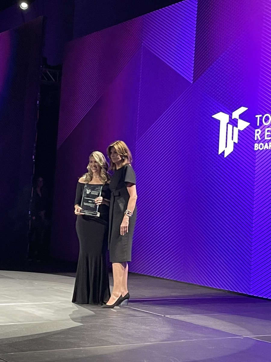 TorontoRBOT's tweet photo. Carol Wilding, President &amp; CEO @CPA_Ontario introduces 'Toronto Region Builder Award' recipient @jogriffiths of @knixwear. As one of the most successful entrepreneurs in our region, Joanna is the definition of flying #AboveTheRadar. https://t.co/H8GBBklrc7