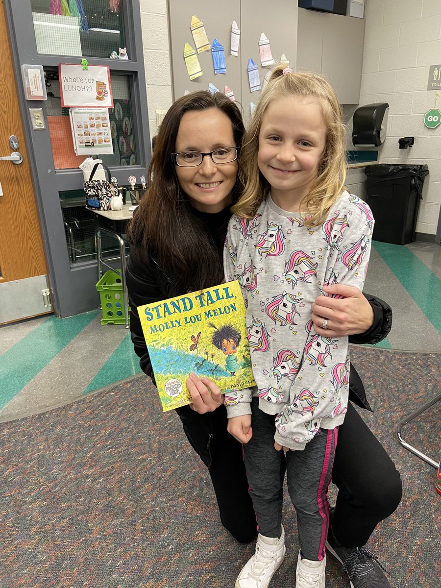shaefferclass's tweet photo. We are so thankful for more Mystery Readers!! @SLCSBrummer https://t.co/xTGJEo2MZV