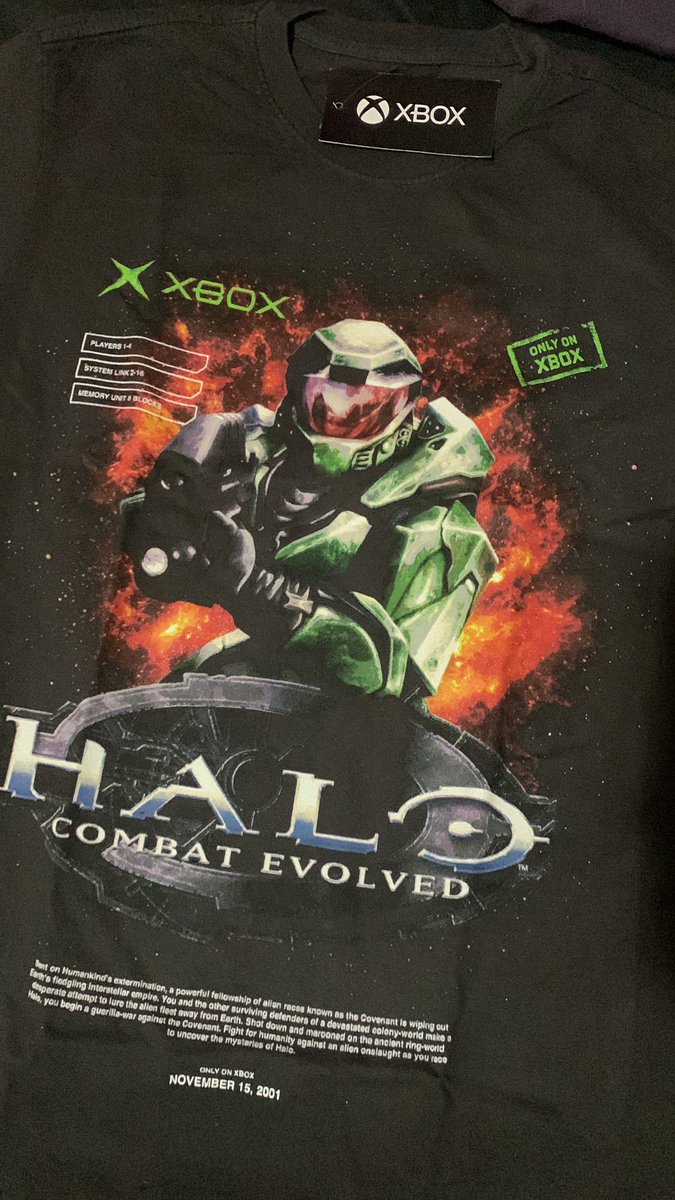 TheFoxEssence's tweet photo. It Arrived! Omg!!!! ❤️💋
My Friend Surprised Me With This! @halo #Halo #HaloCE #HaloTee #HaloMerch https://t.co/xCYNsadFLb