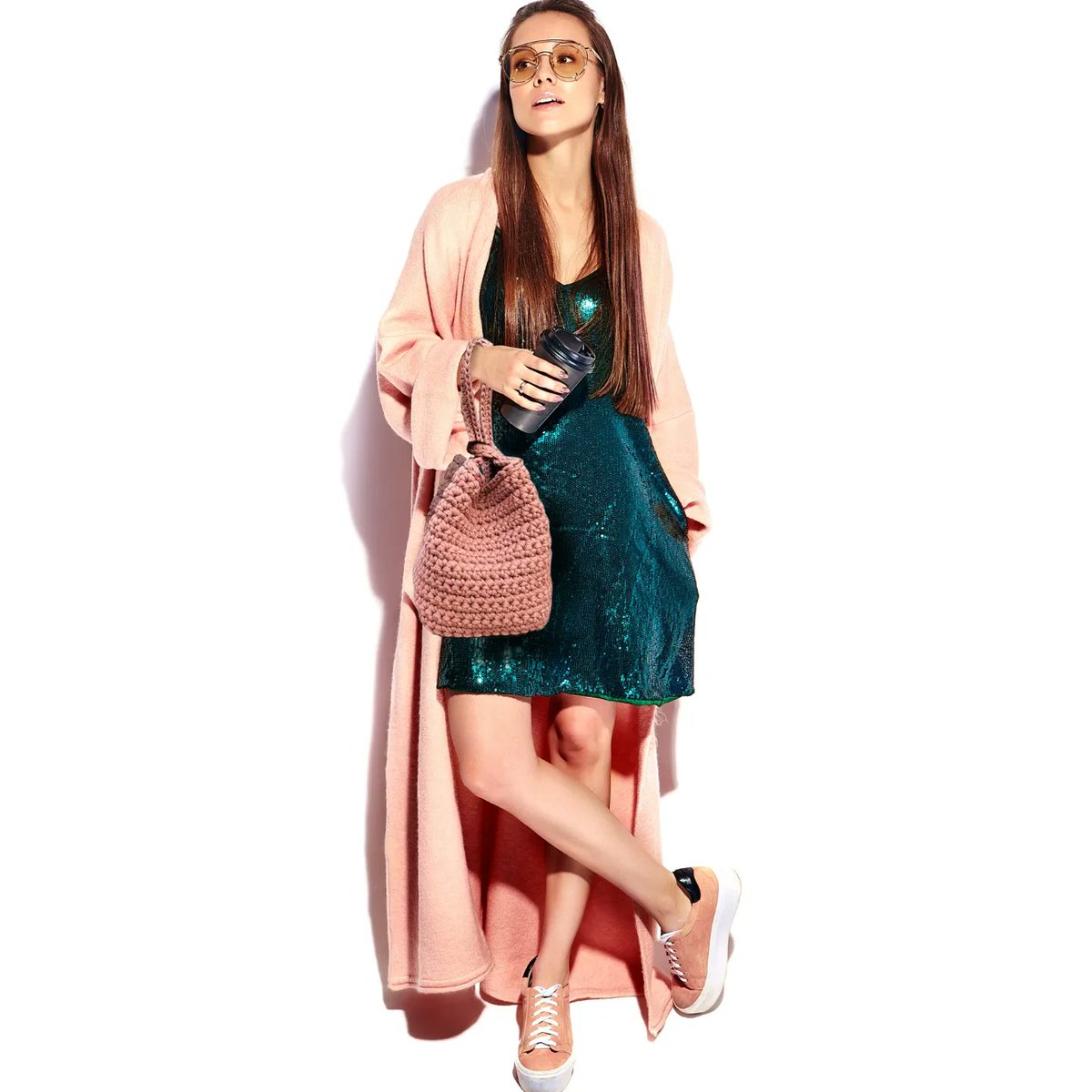 woollei's tweet photo. This handcrafted handbag👜 completes your carrying needs while slaying in trends and gives you a luxurious feel. This cutest Pink Crochet Handbag goes with any casual outfit. https://t.co/g2cJOB2rRi