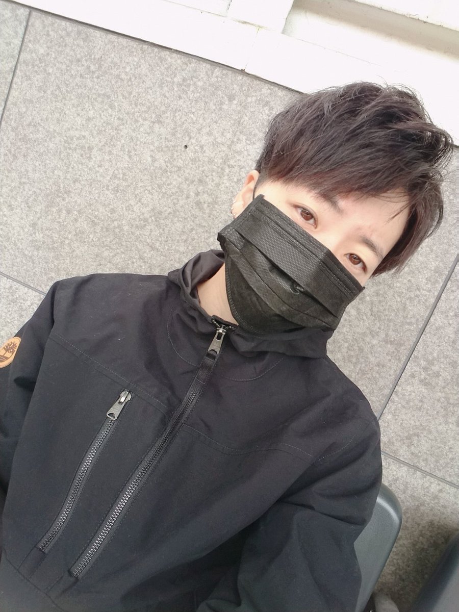 potikoo's tweet photo. ��んか今日目が茶色いぞ？
お茶目ってやつ？ https://t.co/0LYdCV7cl7