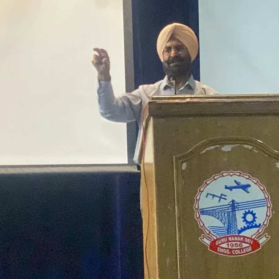 OfficialGNDEC's tweet photo. We are pleased to announce that Mr. Gurbir Sandhu, #President of the #Genco #Alumni #Association, along with Mr. Manjit Randhawa, #Vice President interacted with our final year #Genconians to #welcome them to the #Genco #Alumni #Association. https://t.co/s4RLOyinxP