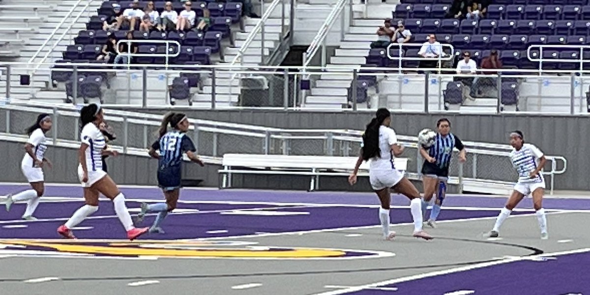 MiguelMendezSE's tweet photo. San Eli girls are Bi-District Champs! Girls with a strong first half secure the win 3-0. Goals by America B (1) and Judith H (2). Had lots of San Eli family and administrators come out and support us! Thank you! Enjoying today, back at it tomorrow. #sehsthebest https://t.co/RaWxaGyuEo