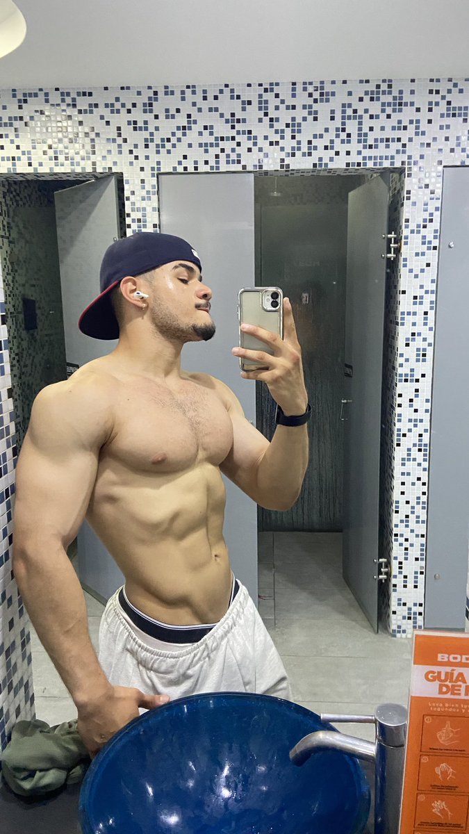 Mauro on Twitter: "Quien me hace un masaje con happy end?💦 http