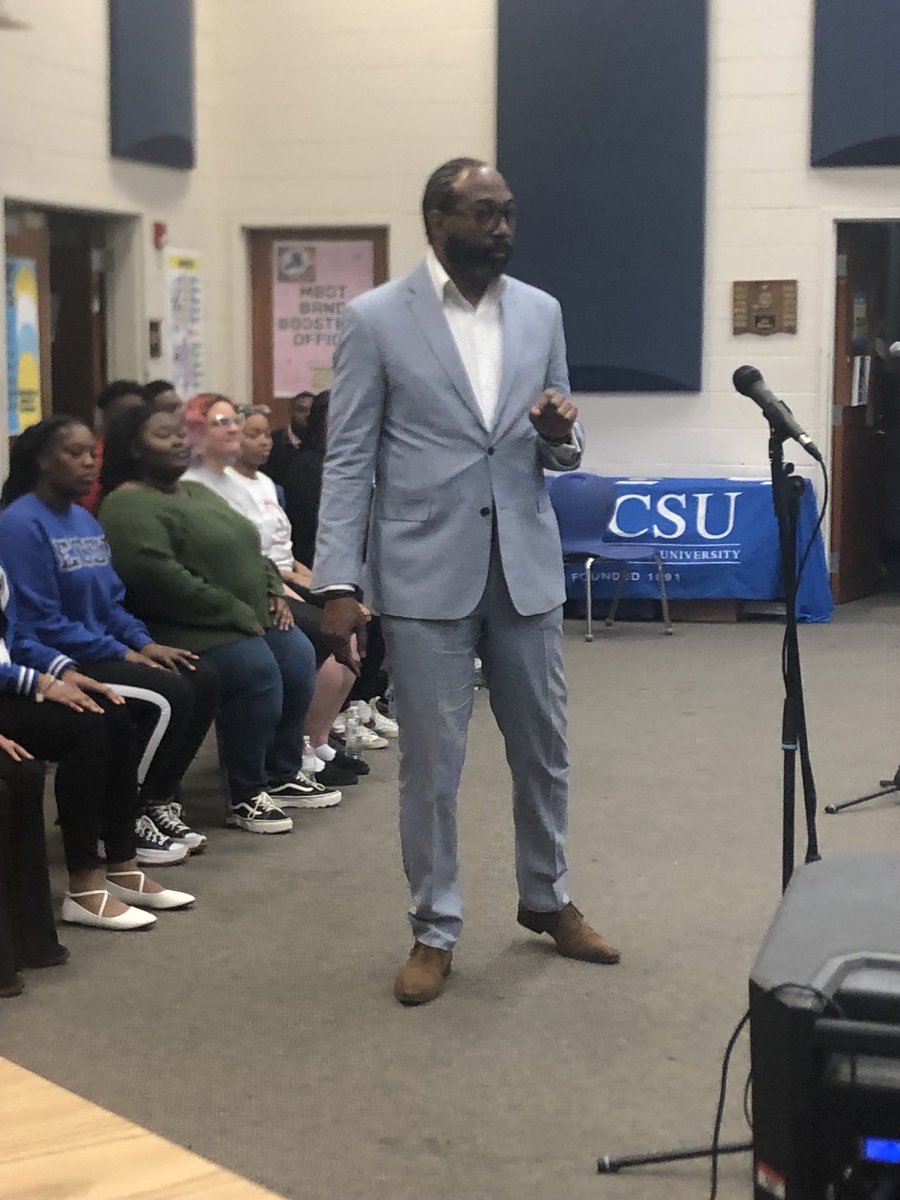 TriadEcsu's tweet photo. The phenomenal ECSU University Choir came to Dudley HS &amp; Carver HS today to show off their talents and tell students about why they should attend ECSU! Viking Pride 3x 💙🤍 ⁦@ecsu_naa⁩ ⁦@ECSUAdmissions⁩ ⁦@ECSU⁩ ⁦@DhsGold⁩ ⁦@CfMontague⁩ ⁦ https://t.co/Wvfzp06nyE