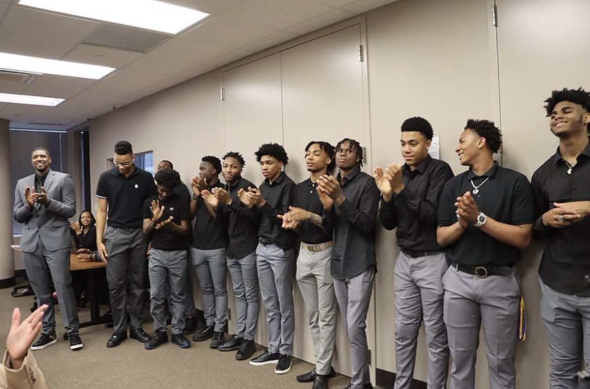 Coach_N8_'s tweet image. Thank you @NOLAPSchools for recognizing all our hard work and excellence this season! 
.
.
MAN OUR BOYS CLEAN UP NICE!!!!!!
.
.
WHY NOT US 🧡💚🐏🧡💚🏆🏆⁉️

#WeUpNow
#RamTough
#WeAreCarver
#BuildYourLegacy