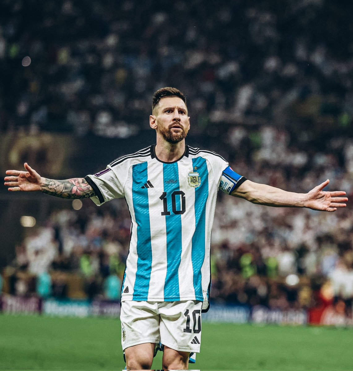 800 GOLES EN SU CARRERA.

EL MEJOR DE LA HISTORIA.