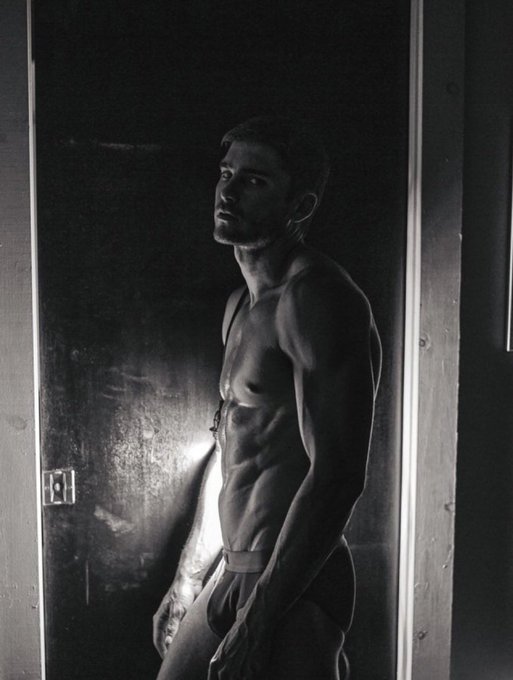 Watch Charlie Matthews's leaked NSFW photo on TwXstars