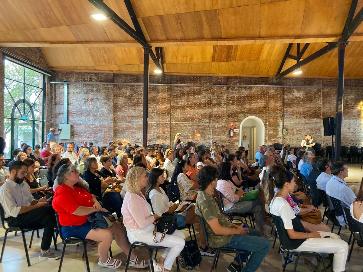 suarezmvictoria's tweet image. Hoy fuimos parte de #coloniamodoon  espectacular convocatoria en Colonia junto a @ANDEUruguay para llevar la digitalización a todo el país #mododigital 🚀 

Cómo siempre decimos en @codiversitytech  “El talento está, solo falta impactar en él”