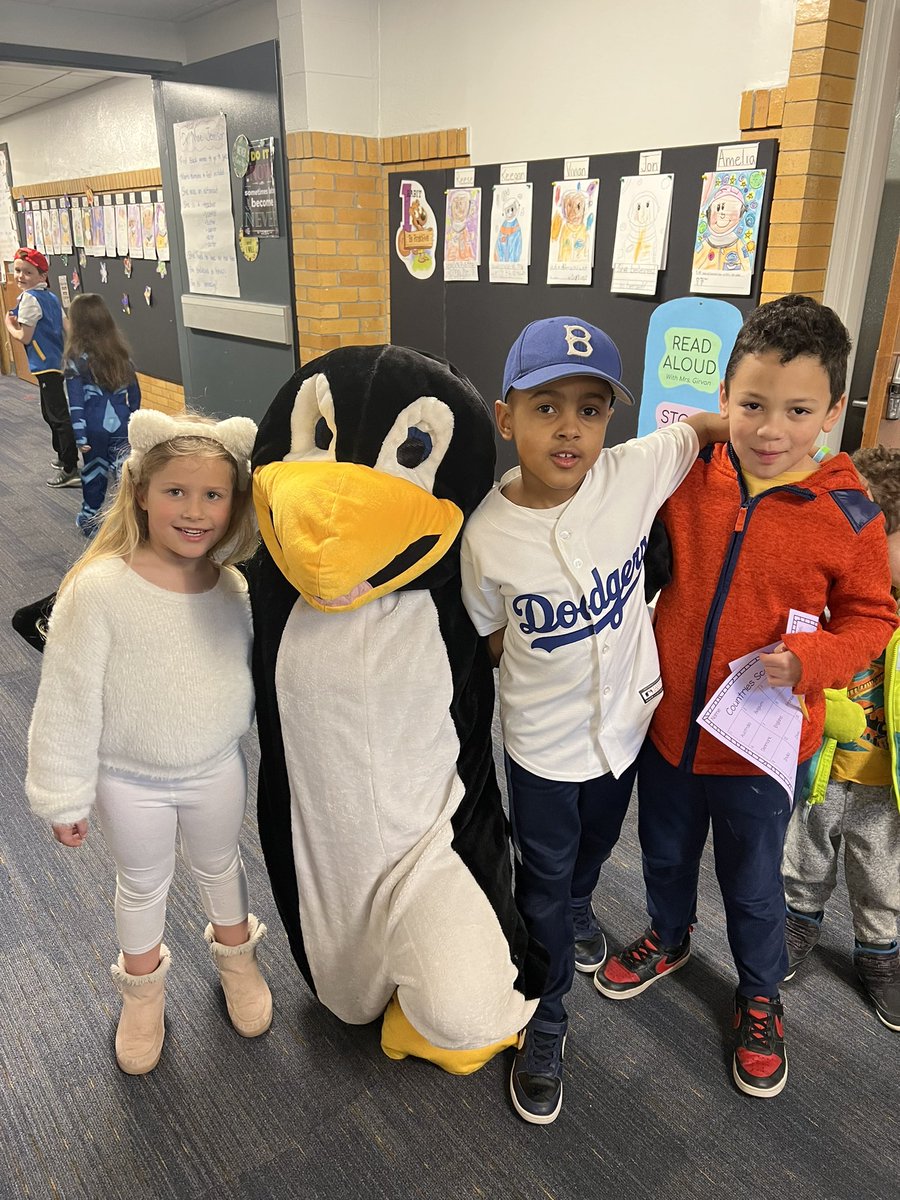 PattengillEl's tweet photo. It was great to have so many families join us for Family Reading Night today. Thank you for traveling the world with us! https://t.co/p078kSU4v4