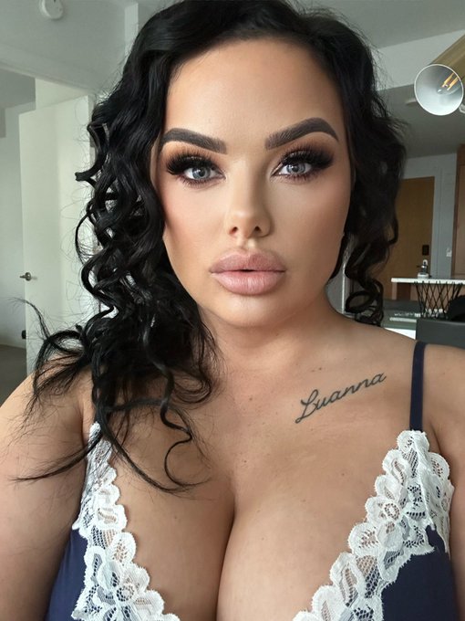 3 scenes down 3 to go 😈 my big ass tired 😆🎥👅💦🍆 https://t.co/W5iuWSNrX5