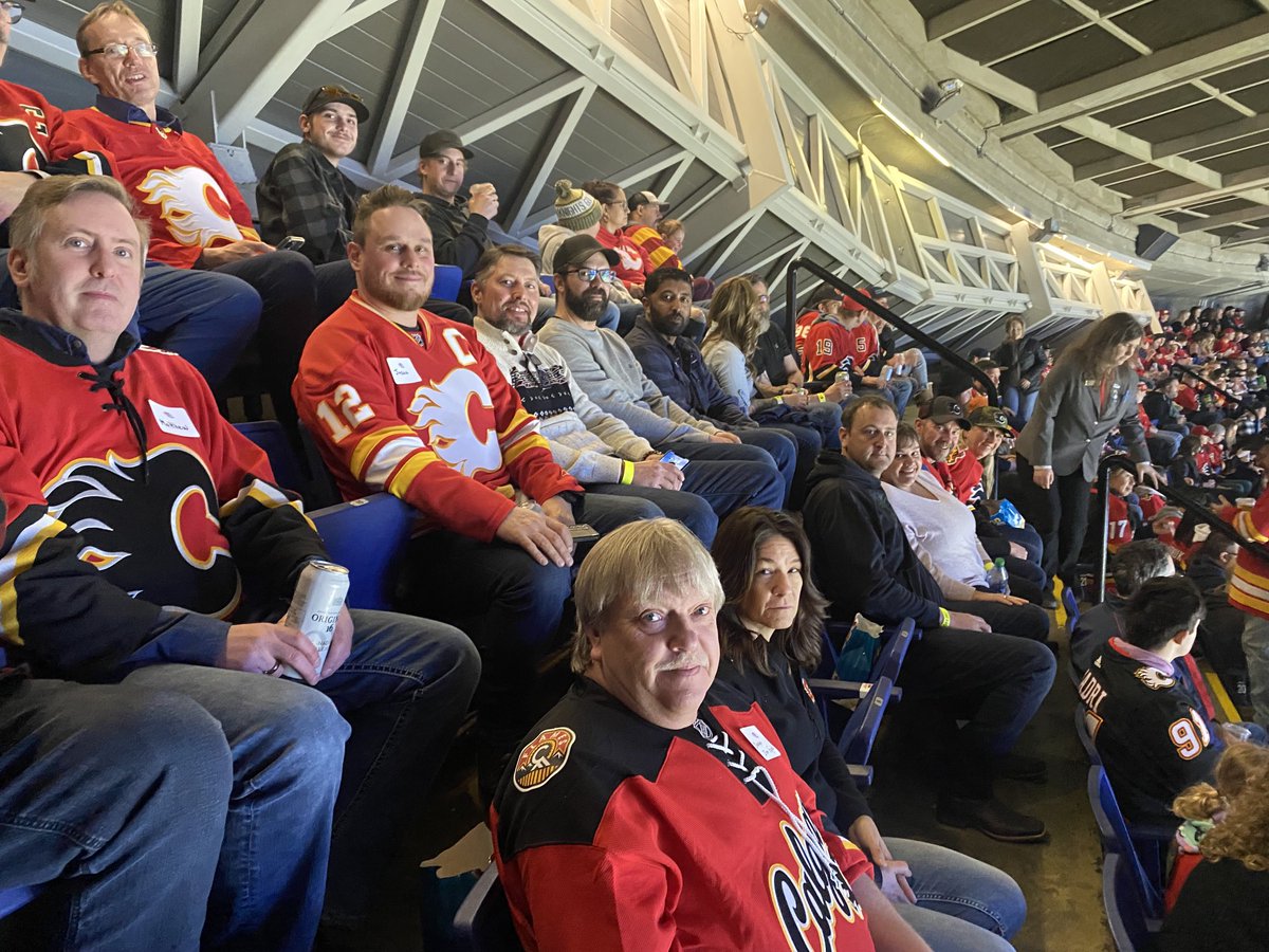 SmacnaAb's tweet photo. SMACNA-AB Calgary members enjoying a night at the Flames vs. Vegas game! https://t.co/Ax7n1iM65P