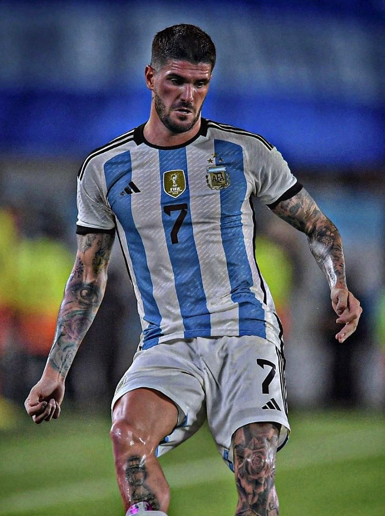 futbolscan's tweet photo. 📊@rodridepaul vs Panamá:

➜ 1º en faltas recibidas [2]
➜ 1º en recuperaciones [9]
➜ 1º en chances creadas [3]
➜ 1º en pases acertados [117]
➜ 1º en pases al último tercio [41]
➜ 1º en pases al campo rival [103]

⚙️⭐️Motorcito https://t.co/StsgjpgsrW