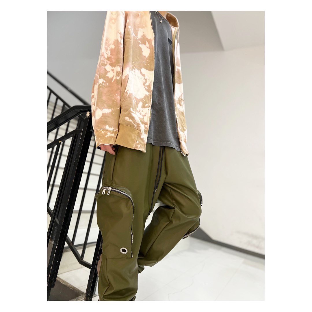 BAFNxN's tweet photo. 〜NEWTRAL TOKYO/NO ID.〜

NEWTRAL TOKYO LOOK🎨✨

【ﾌｰﾄﾞ抜染ZIPﾊﾟｰｶ XL XXL】
◆color：BEIGE
◆size：②
◆price：¥10,780(tax in)

#noid #newtral #newtral_tokyo #painting #fashion #ootd #kawaii #emo #staff #ss #todayscode https://t.co/DfAlX5f0Gu