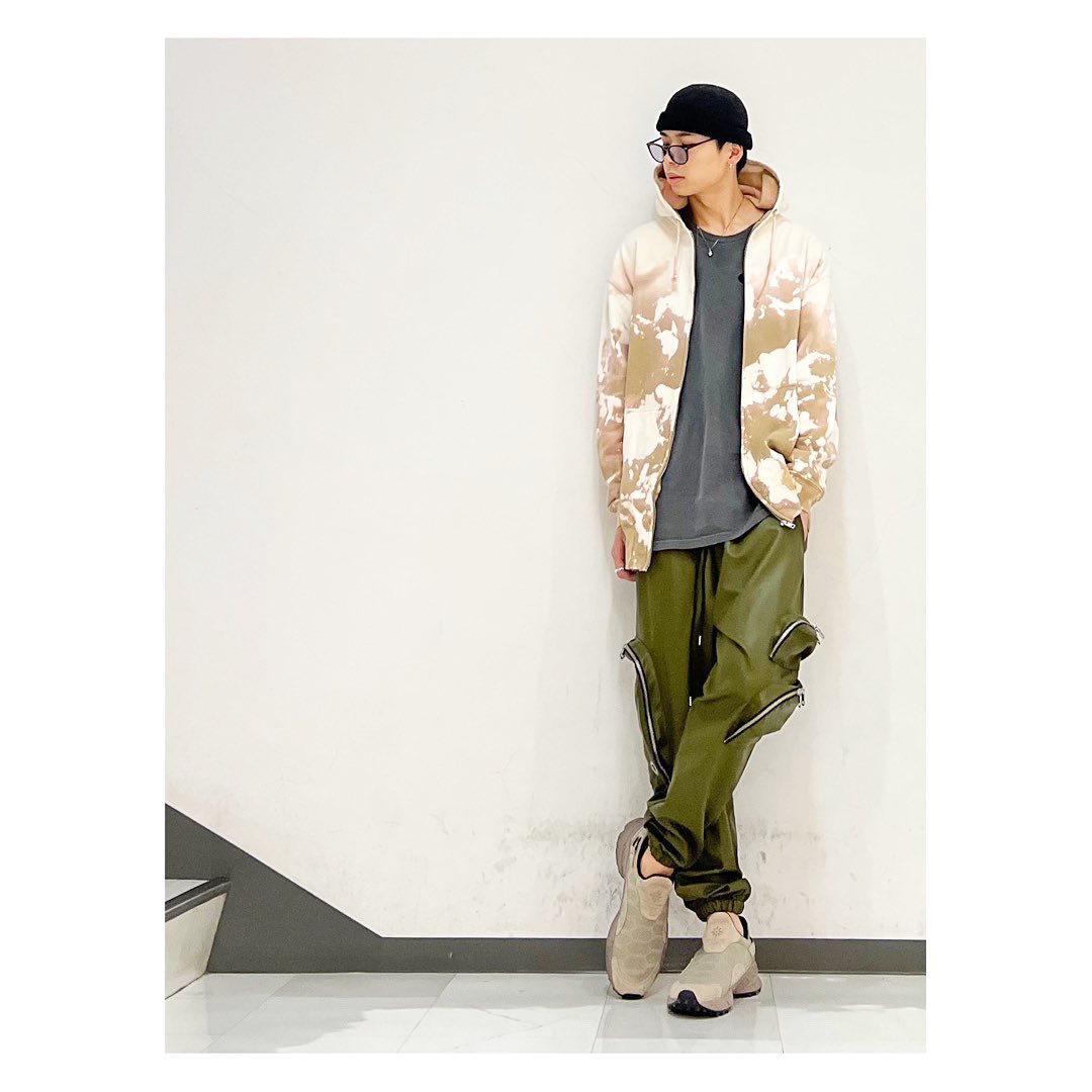 BAFNxN's tweet photo. 〜NEWTRAL TOKYO/NO ID.〜

NEWTRAL TOKYO LOOK🎨✨

【ﾌｰﾄﾞ抜染ZIPﾊﾟｰｶ XL XXL】
◆color：BEIGE
◆size：②
◆price：¥10,780(tax in)

#noid #newtral #newtral_tokyo #painting #fashion #ootd #kawaii #emo #staff #ss #todayscode https://t.co/DfAlX5f0Gu