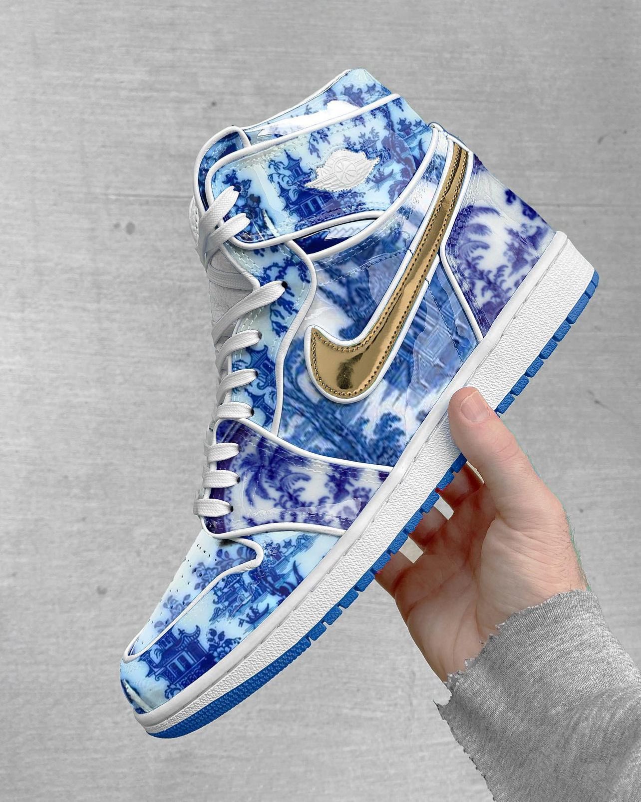 KicksFinder on X Air Jordan 1 High Luxe Blue Porcelain Traditional Chinese artwork interpreted through sneakers johnnyx nft https t 2FX2TPDtnM X
