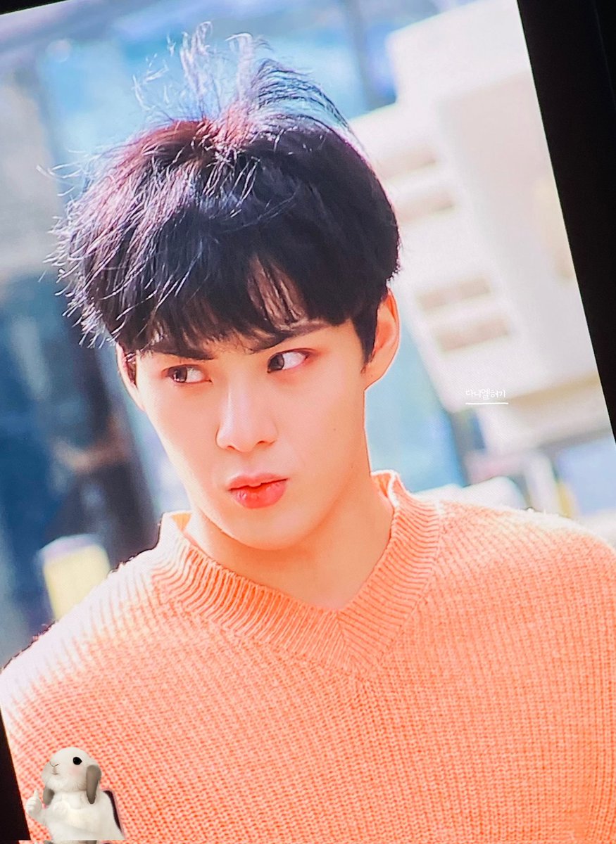 230324 뮤뱅 외출 프리뷰

표정 넘 귀여운거 아냐? 🤭

#서성혁 #TAN #티에이엔
#SEOSUNGHYUK 
#TAN_FIXYOU
<a href="/tan__official_/">TAN_official</a>